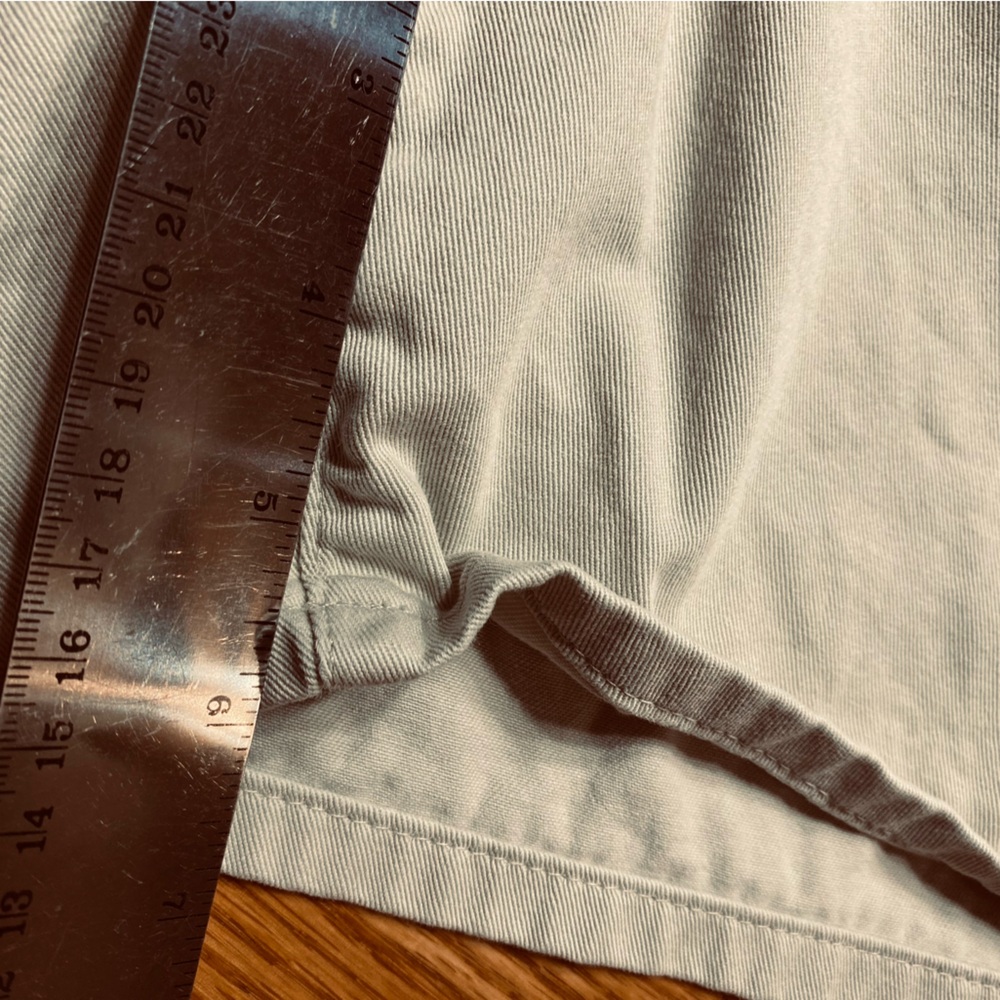 Venezia khaki shorts